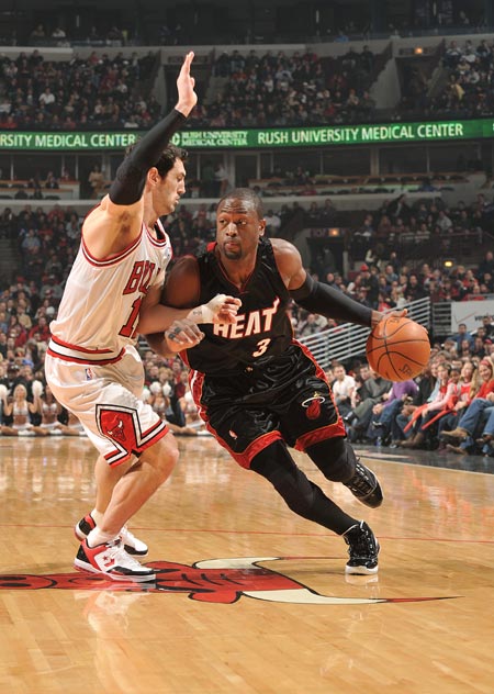 两人在场边 两人在场边